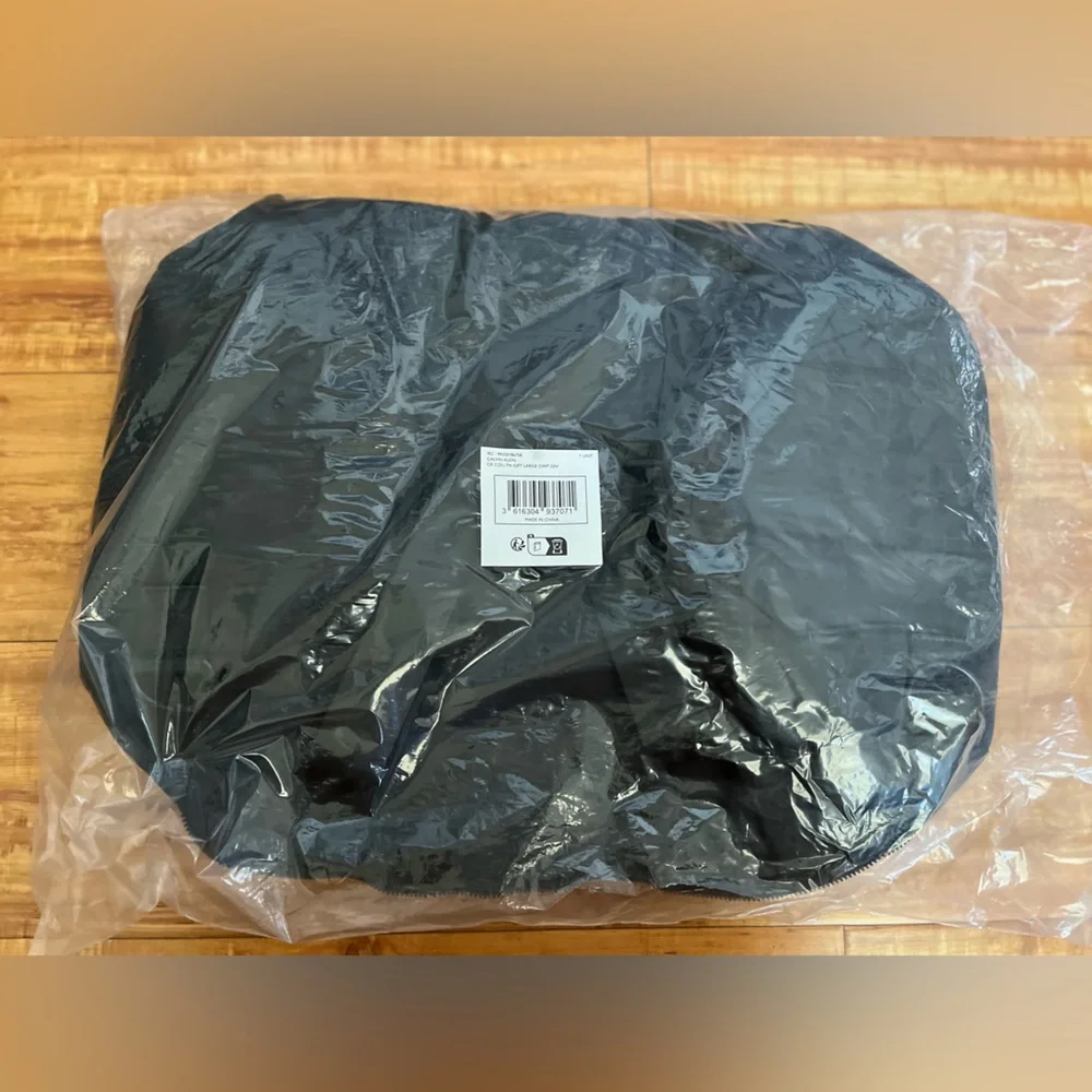 CK / Calvin Klein Puffed Men weekend duffle bag